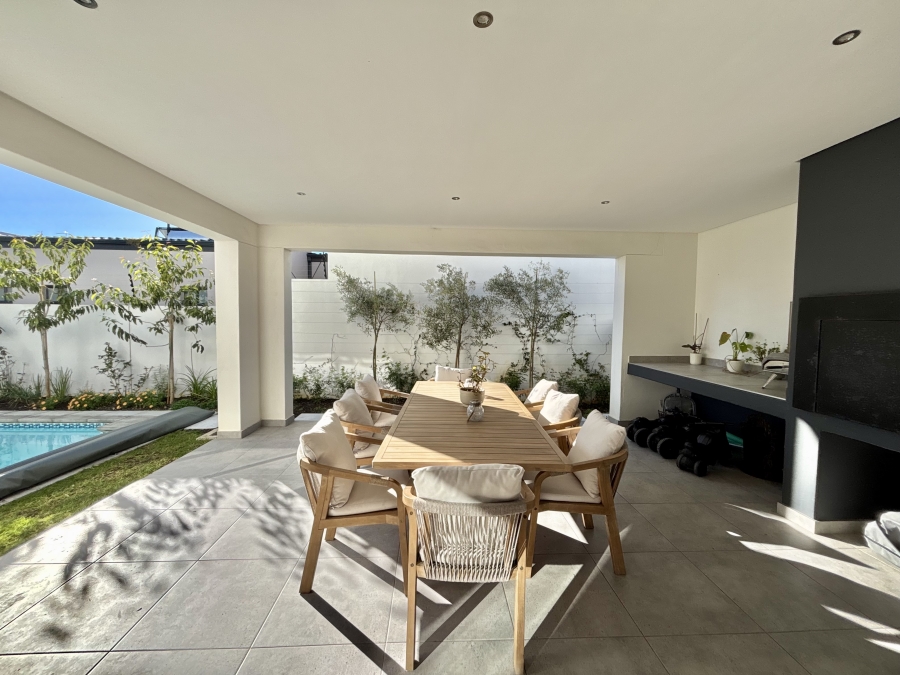 4 Bedroom Property for Sale in Sandown Western Cape